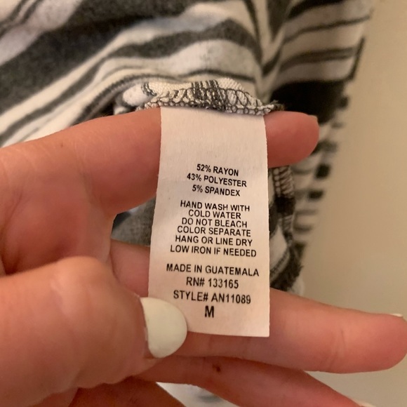 Altar’d State size Medium - Picture 4 of 4